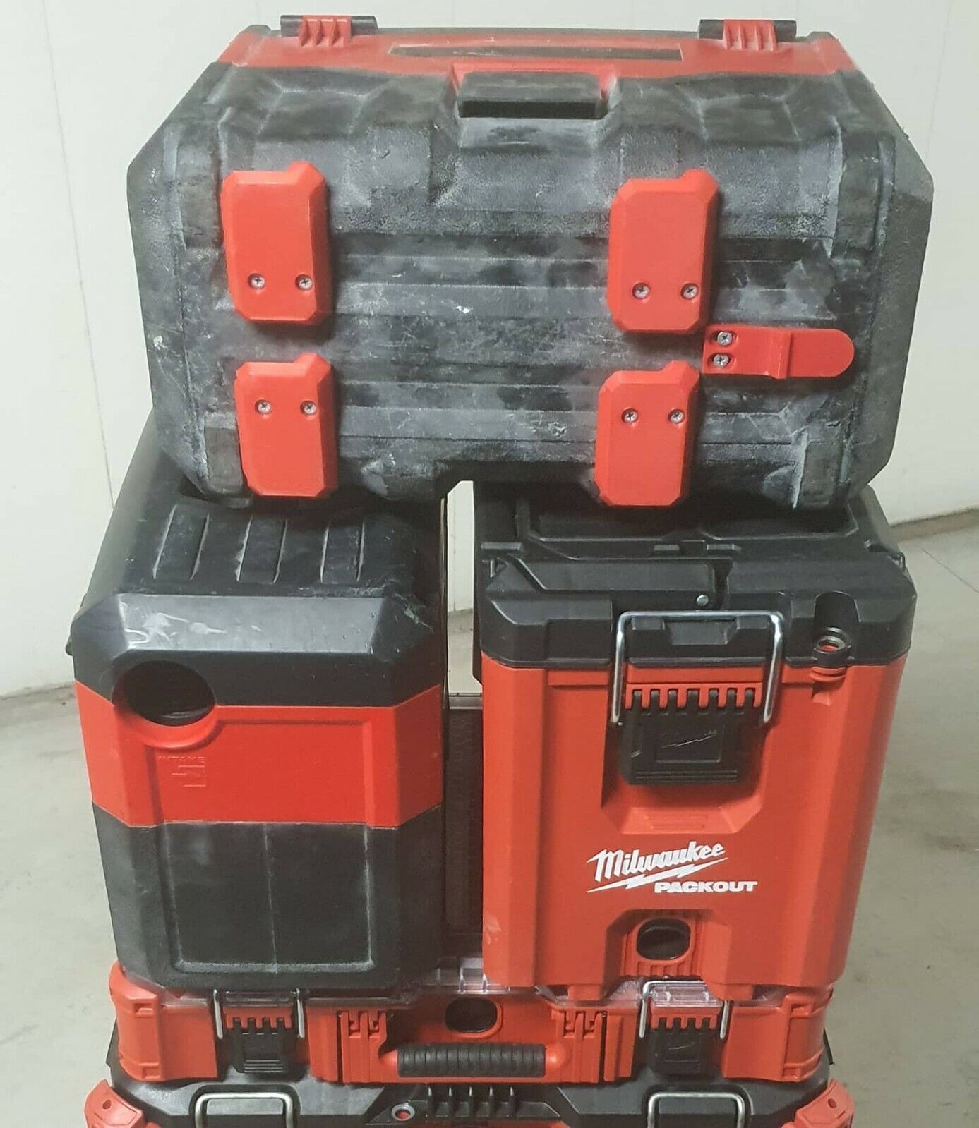 Milwaukee M18 Wet/Dry Vacuum Packout Mounting Feet